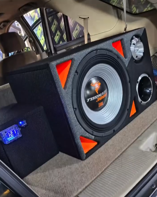JBL CAJA TORNADO COMBO